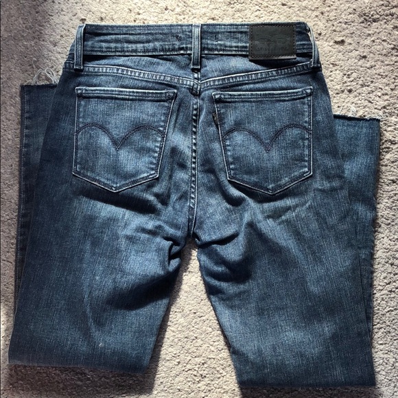 Levi’s 711 Skinny Distressed Raw Hem Jeans size 27 - Picture 4 of 7